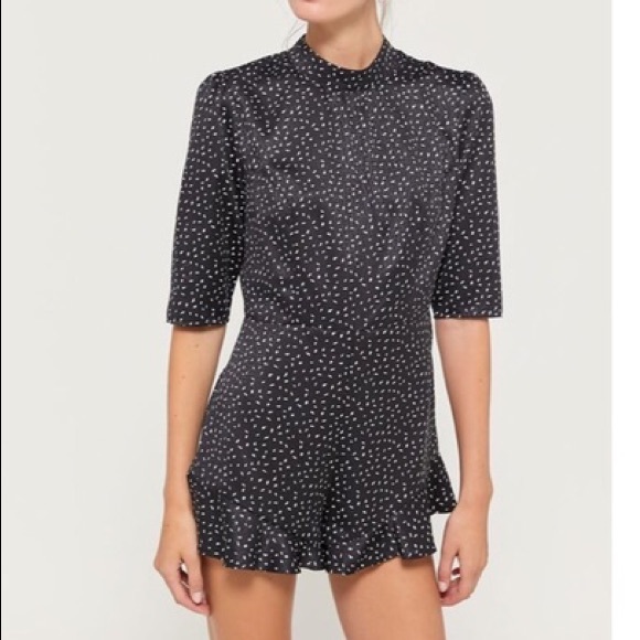 Urban Outfitters Pants - URBAN OUTFITTERS TONYA CREPE KEYHOLE ROMPER